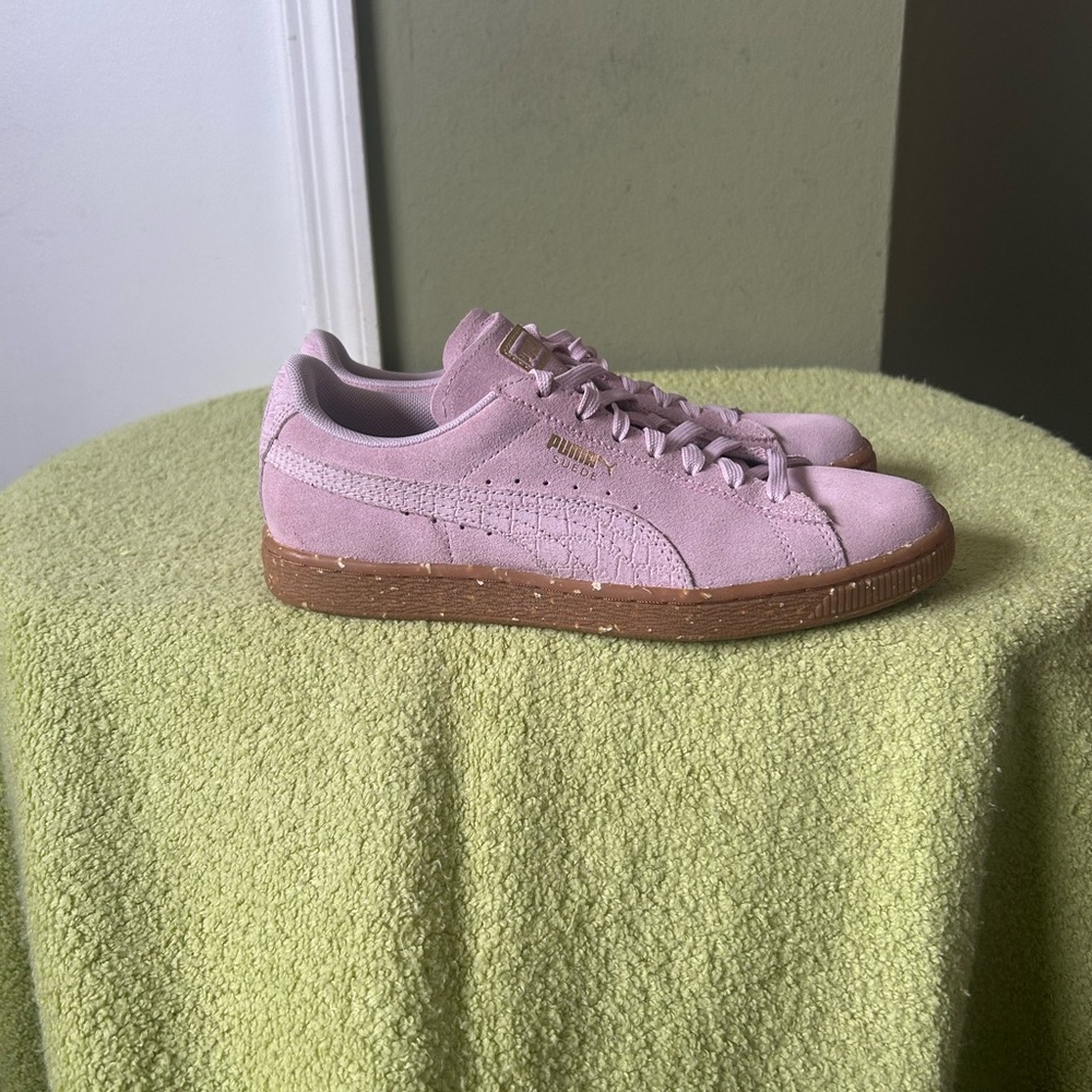Puma Women's Light Pink Suede Sneakers with Tan Sole Like New - Picture 4 of 11